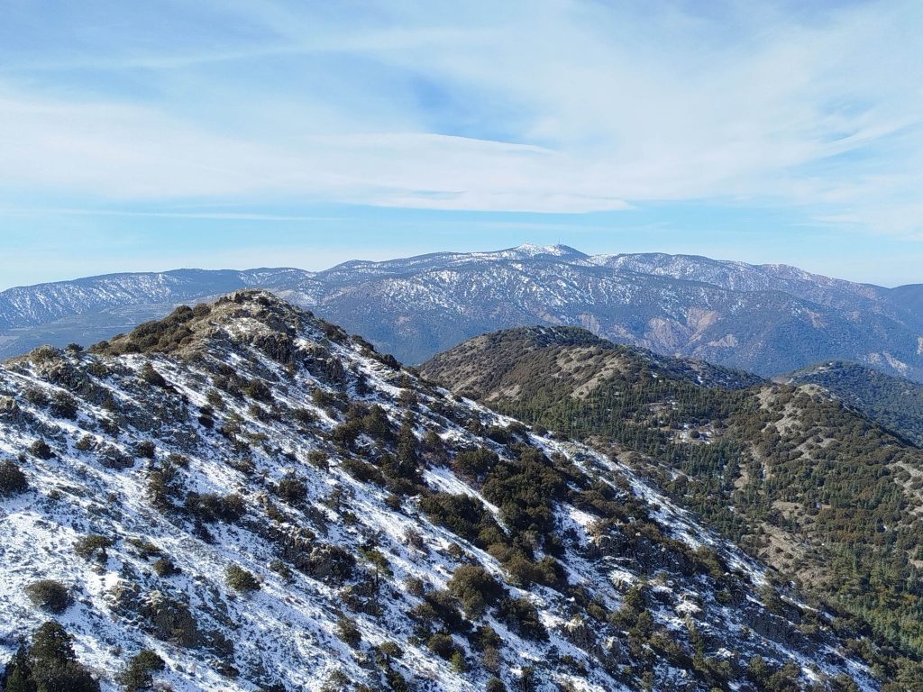 Monte Olympos (Chionistra) al fondo, visto desde Madari.